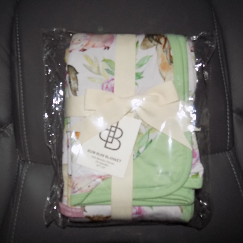 LITTLE BUM BUMS LBB SHE-I-E-I-O BUM BUM BLANKET